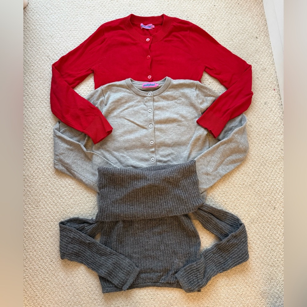 Edikted sweaters size XS: Hollie Cardigan red, Shlo cardigan in gray